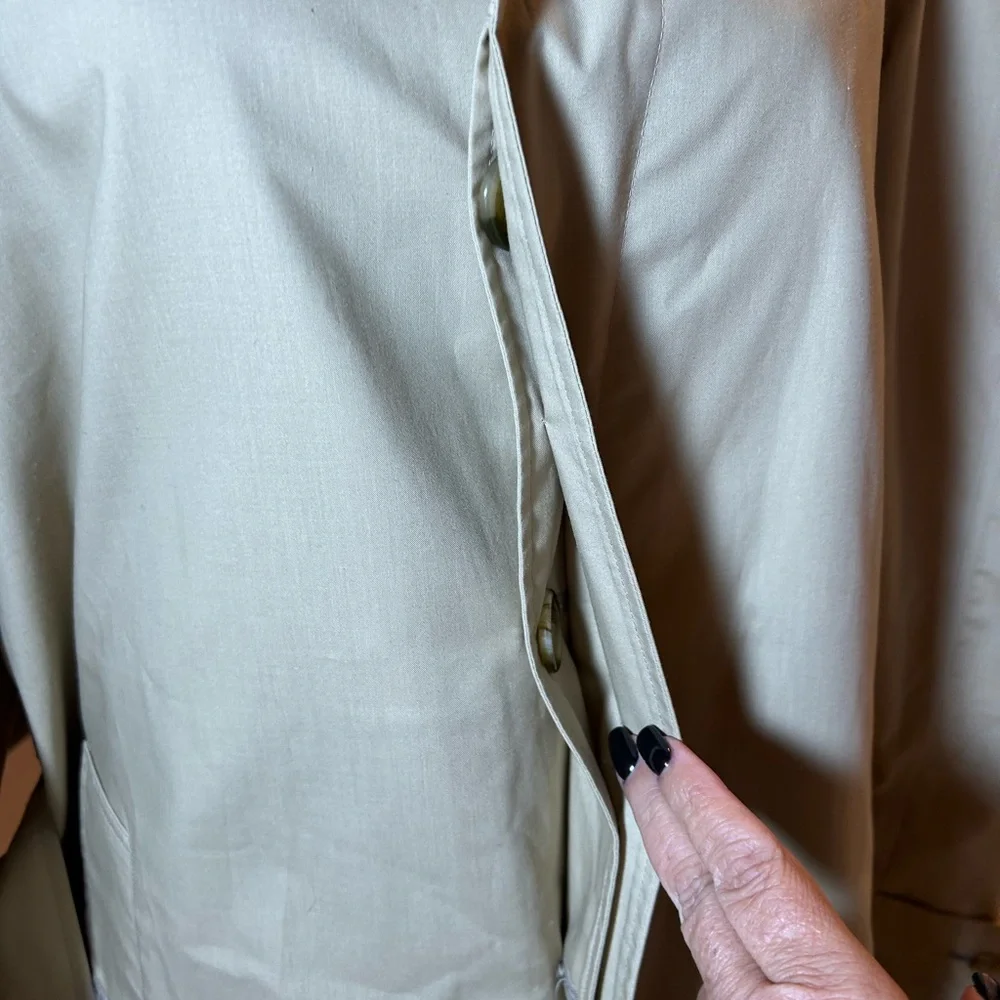 Burberry Vintage Hidden Buttons w/ Nova Check and Wool Lining Trench Coat - Picture 4 of 12